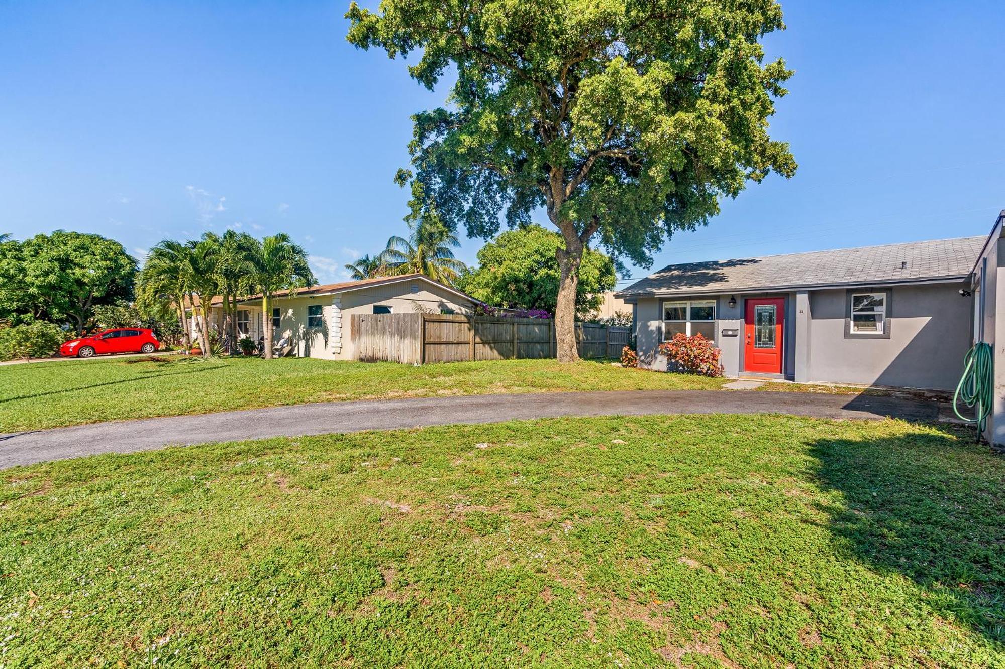 Chic Downtown - Location Location Location!! Holiday home *