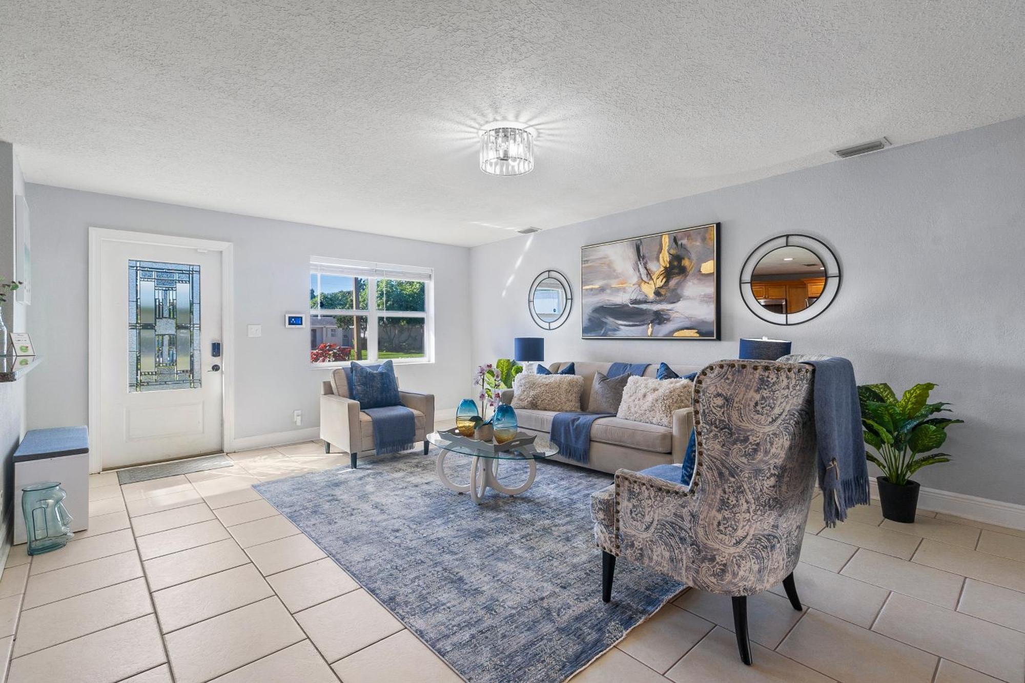 Chic Downtown - Location Location Location!!