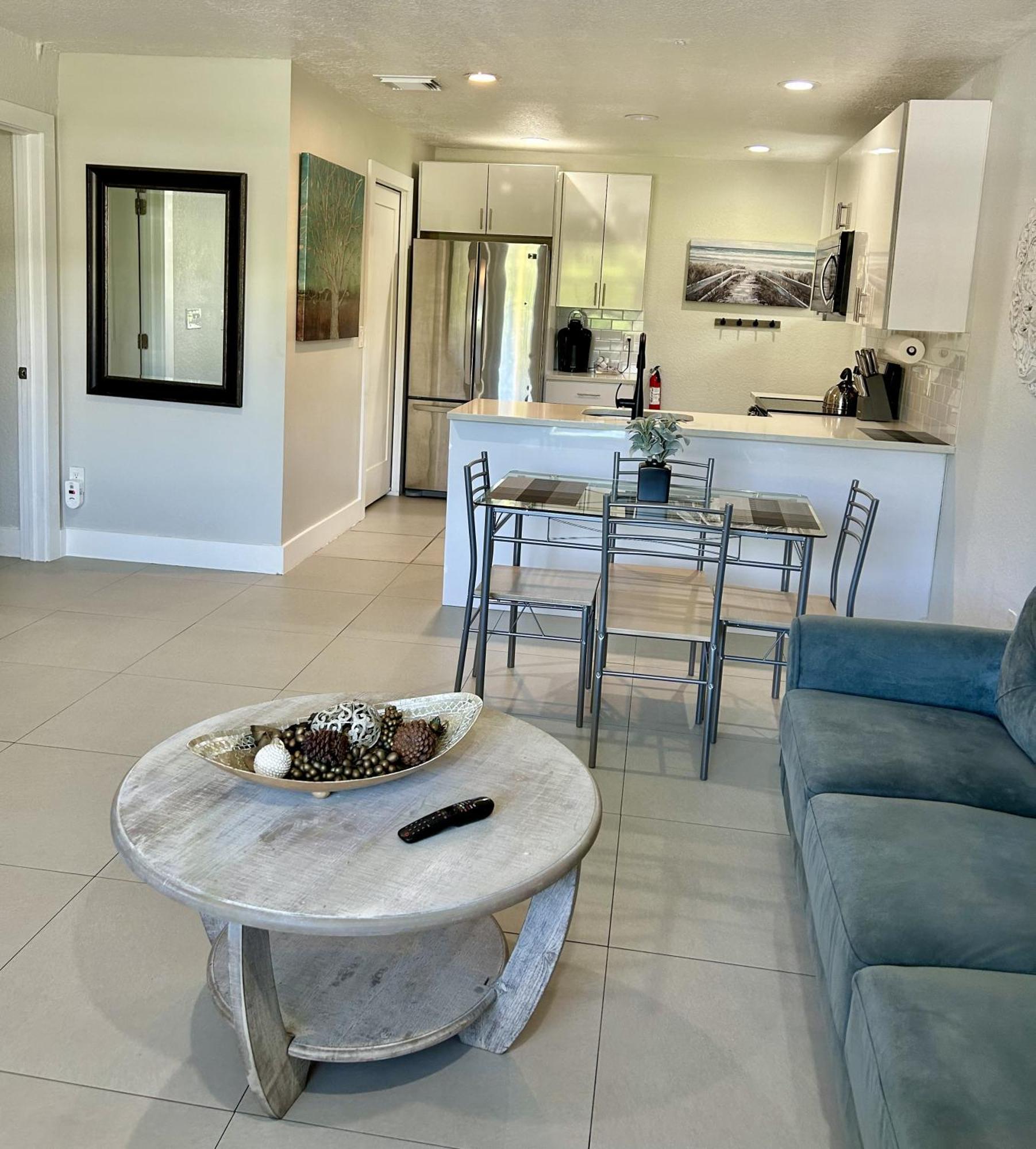 Close To Everything! Perfect Basecamp For Wpb West Palm Beach