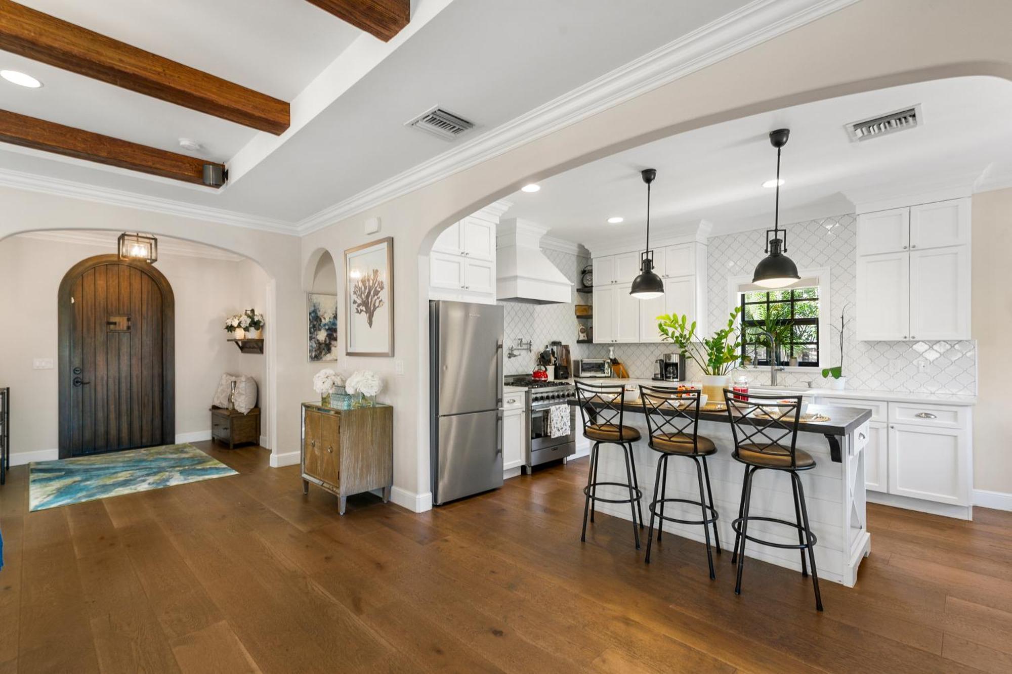 Luxury Spanish Colonial And Guest Holiday home *