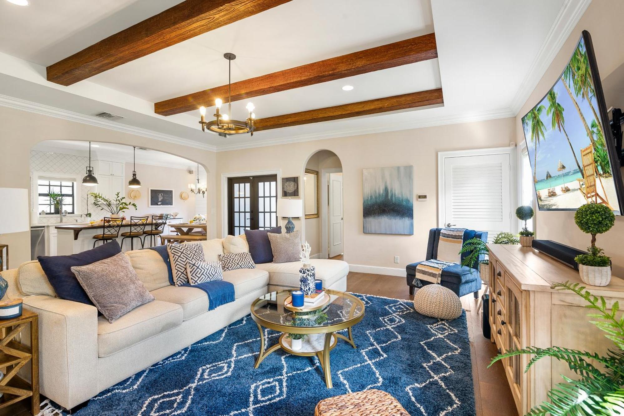 Luxury Spanish Colonial And Guest *