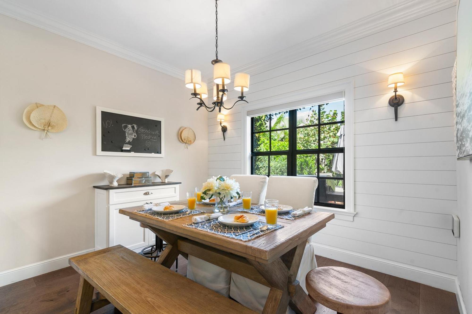 Luxury Spanish Colonial And Guest Holiday home *