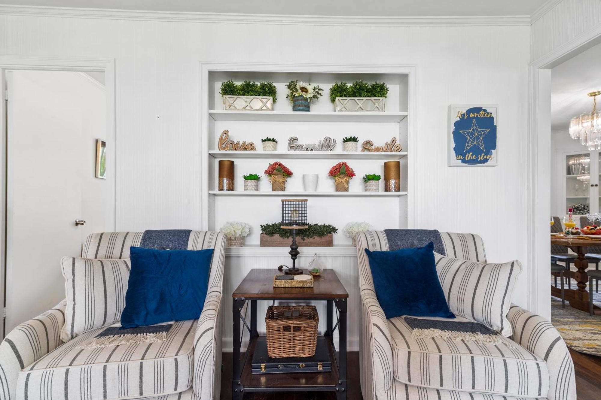 Chic Downtown 42 And Guest 11 Holiday home