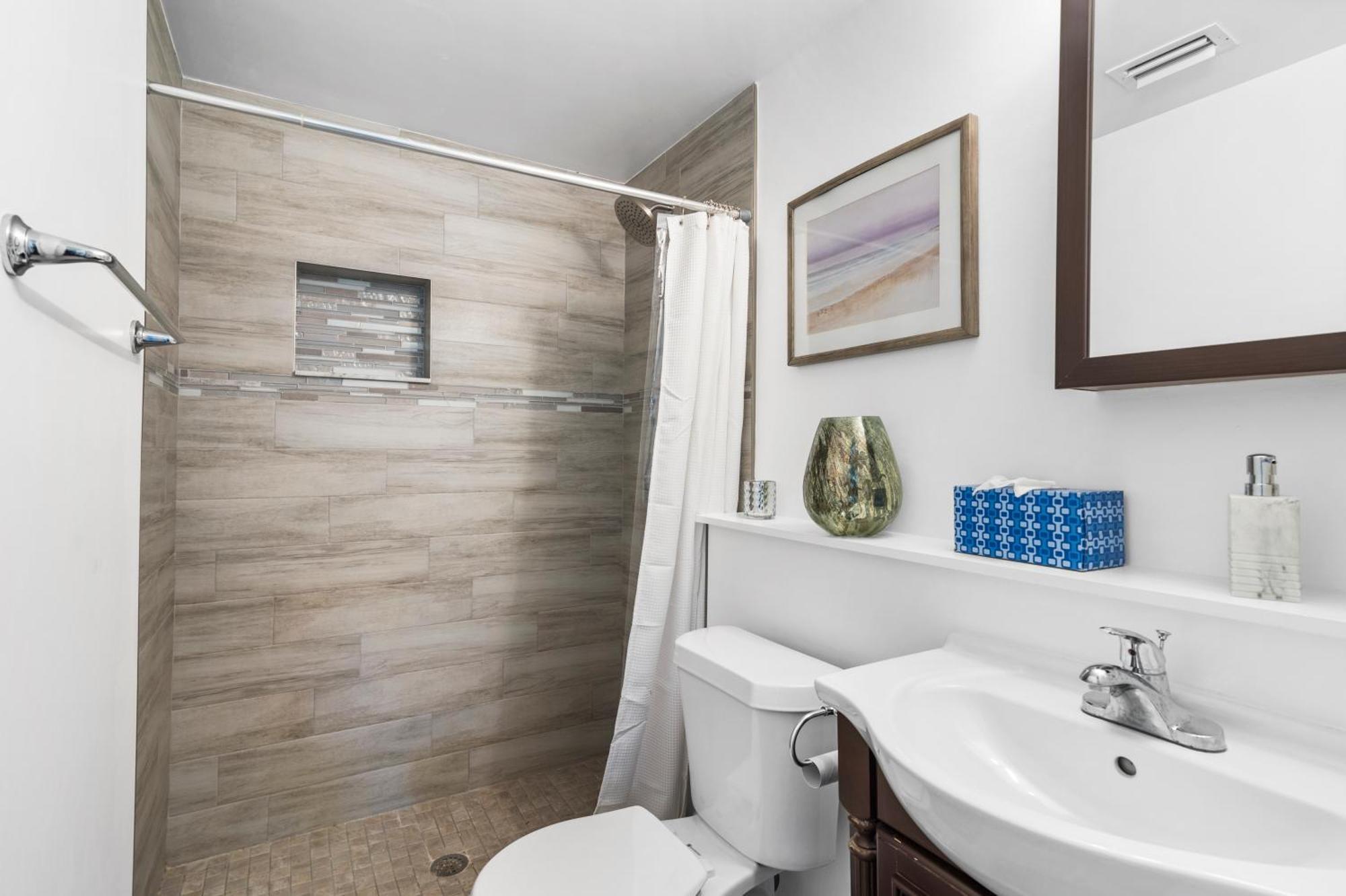 Chic Downtown 42 And Guest 11 Holiday home