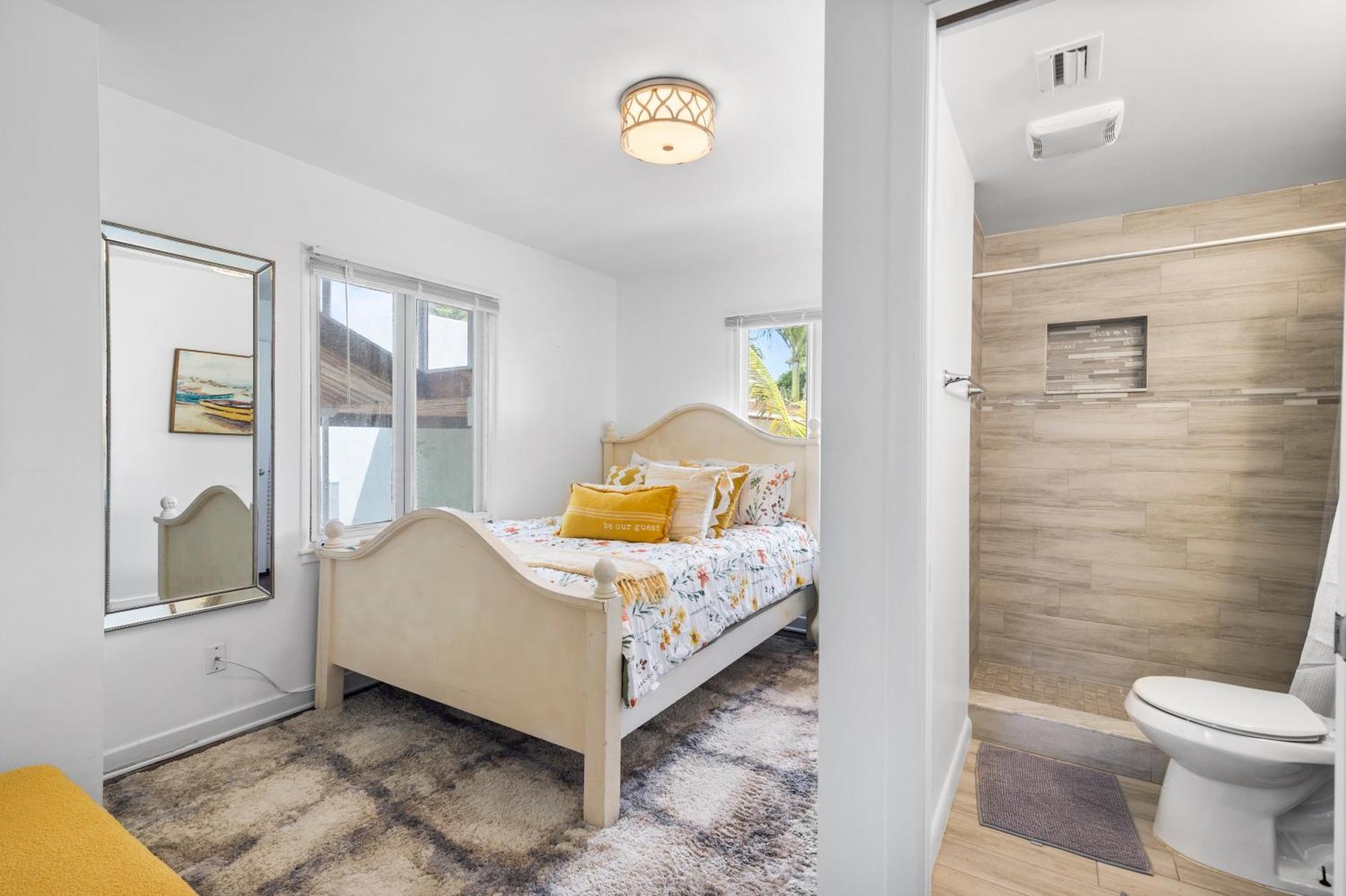 Chic Downtown 42 And Guest 11 Holiday home West Palm Beach