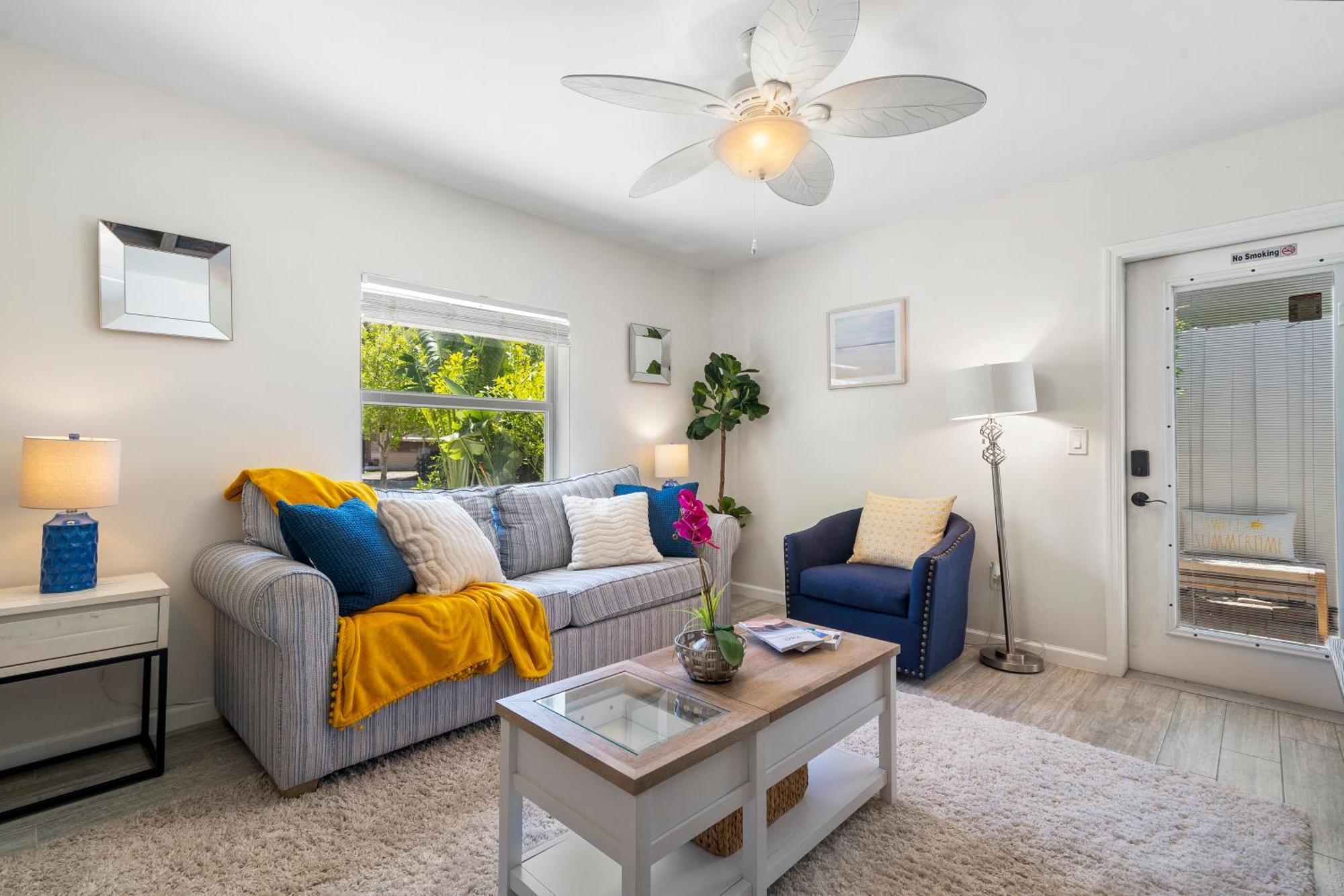 Boho Paradise W Heated Saltwater Pool & Holiday home West Palm Beach