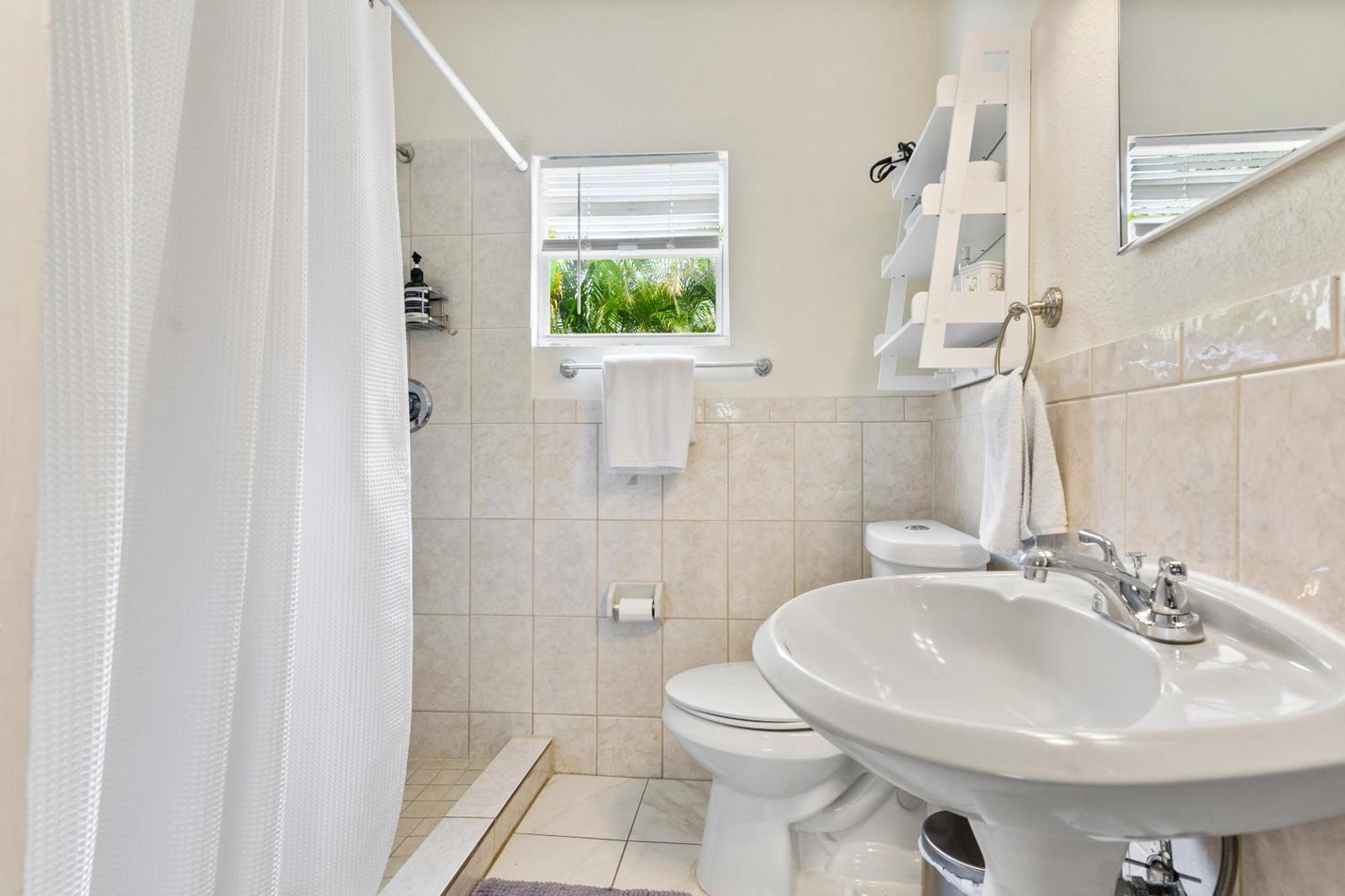 Chic Downtown Vacation And Guest Villa *