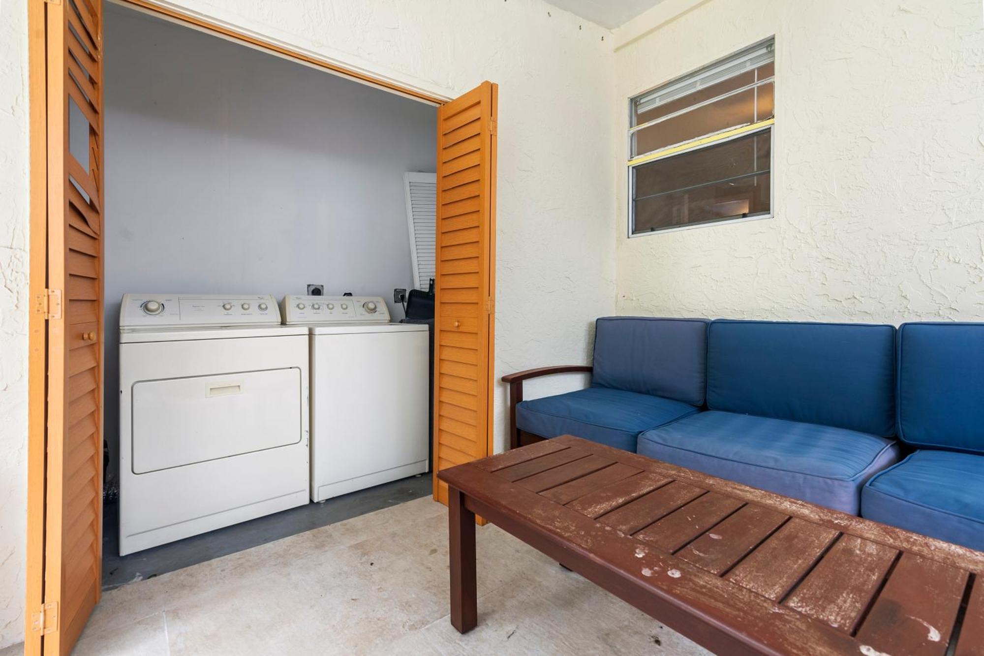 Chic Downtown Vacation And Guest Villa West Palm Beach