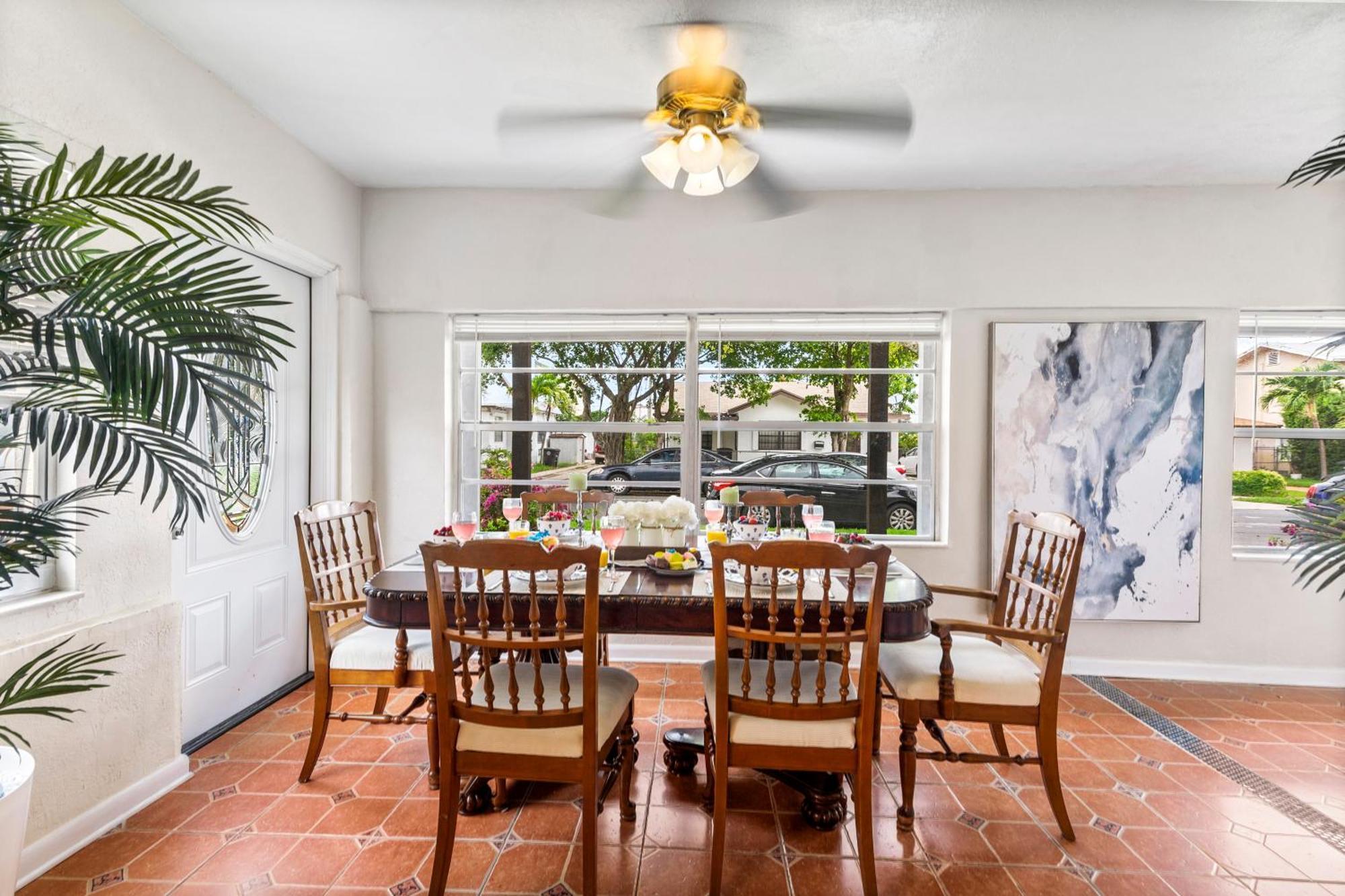 Chic Downtown Vacation And Guest * West Palm Beach