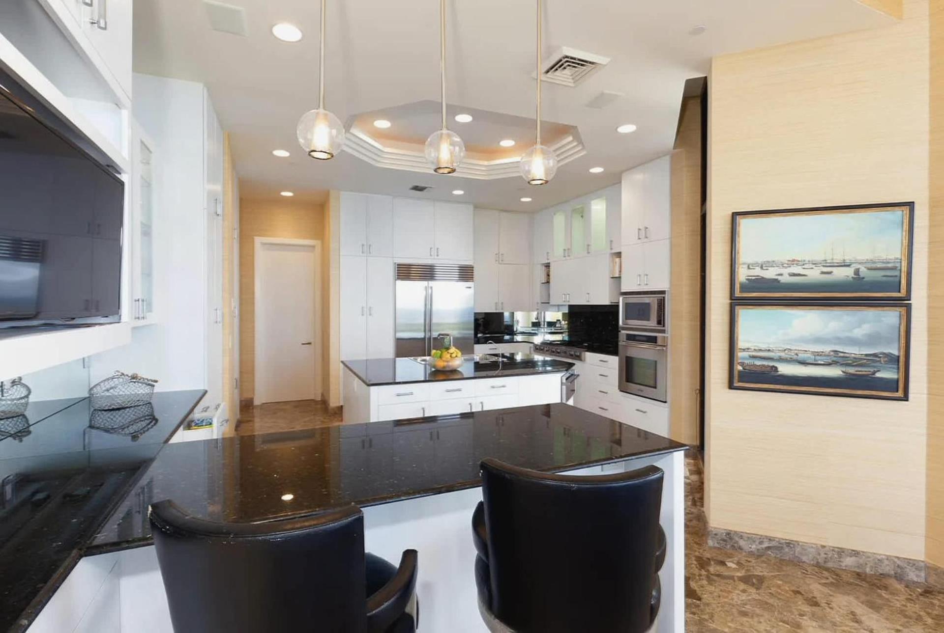 Stunning 3 Bedroom 5 Bath Grand Penthouse *