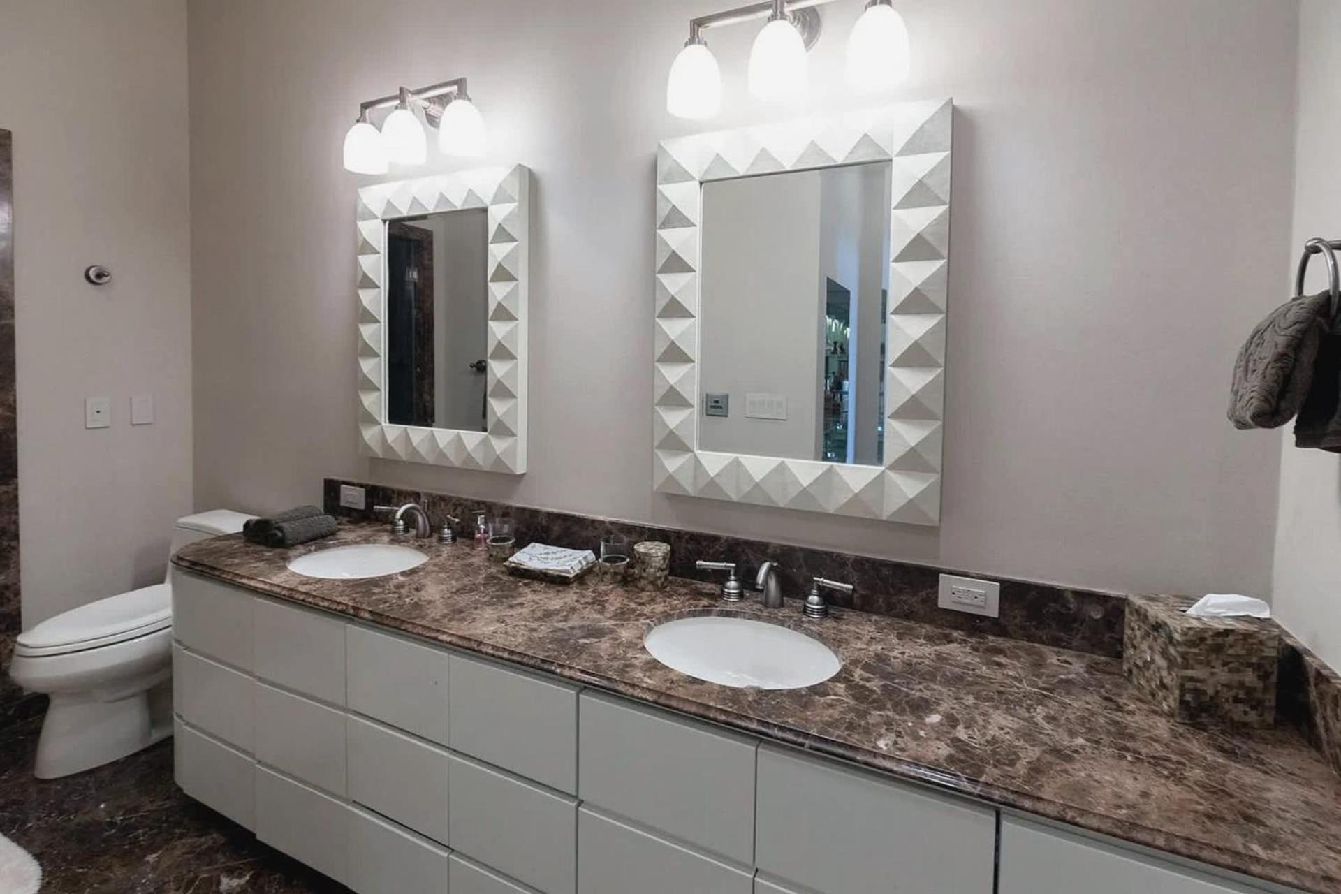 Stunning 3 Bedroom 5 Bath Grand Penthouse