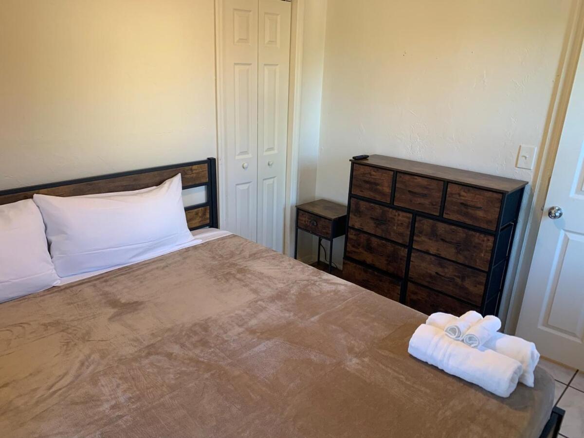 Villa 3 Bedrooms 1 Bathroom Entire Side House