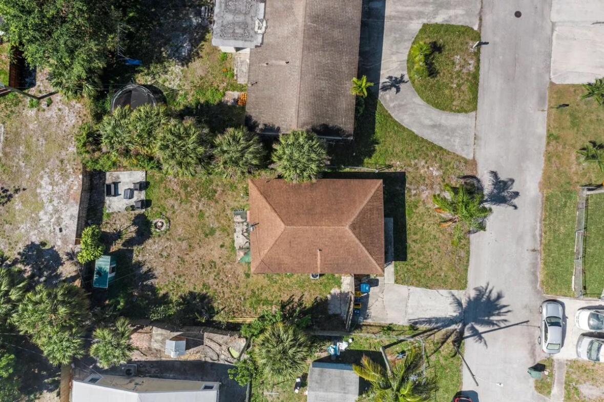 3 Bedrooms 1 Bathroom Entire Side House * West Palm Beach