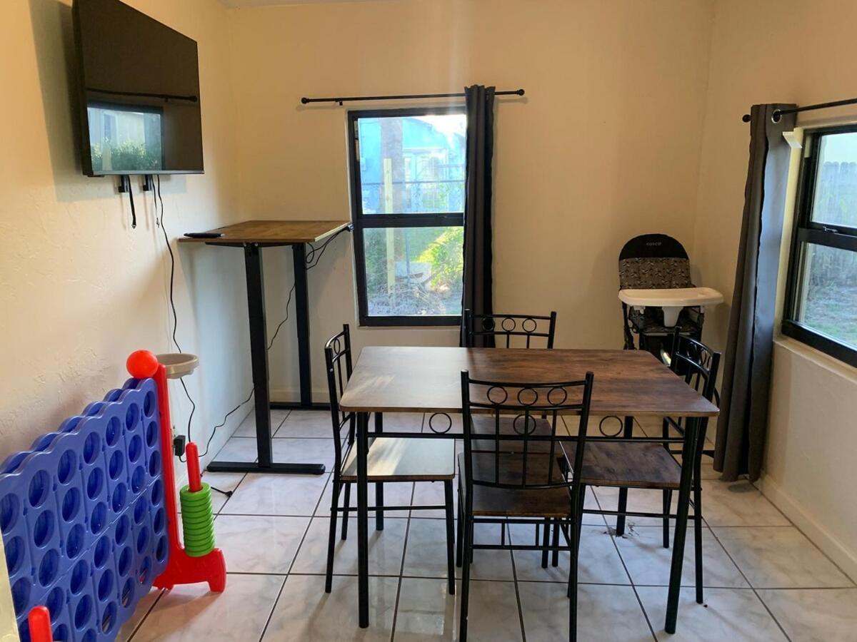 3 Bedrooms 1 Bathroom Entire Side House