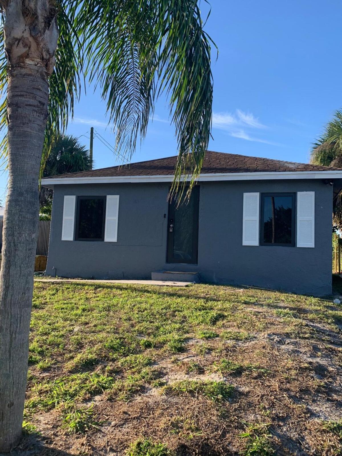 3 Bedrooms 1 Bathroom Entire Side House Villa West Palm Beach