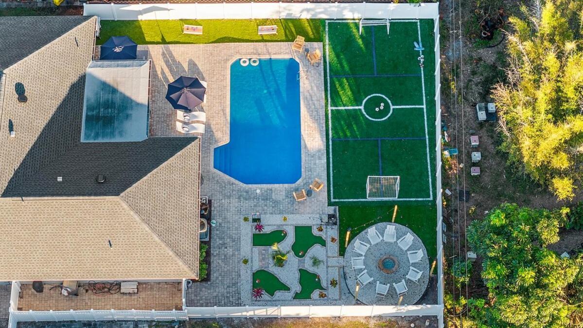Villa! Heated Pool With Golf Firepit And Turf Sports *