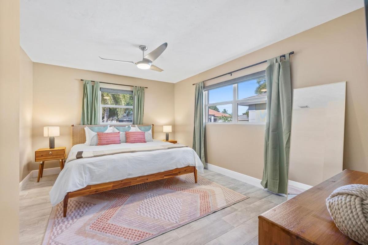 Villa! Heated Pool With Golf Firepit And Turf Sports