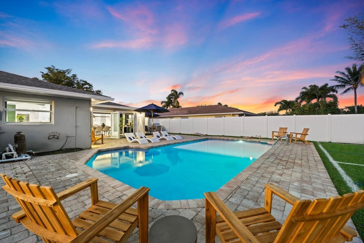 Holiday home Villa! Heated Pool With Golf Firepit And Turf Sports