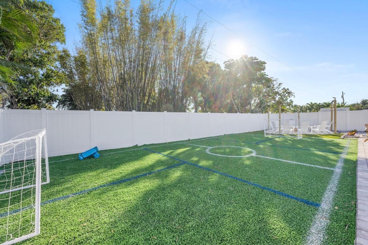 Villa! Heated Pool With Golf Firepit And Turf Sports West Palm Beach