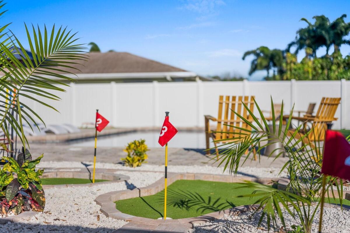 Villa! Heated Pool With Golf Firepit And Turf Sports Holiday home West Palm Beach