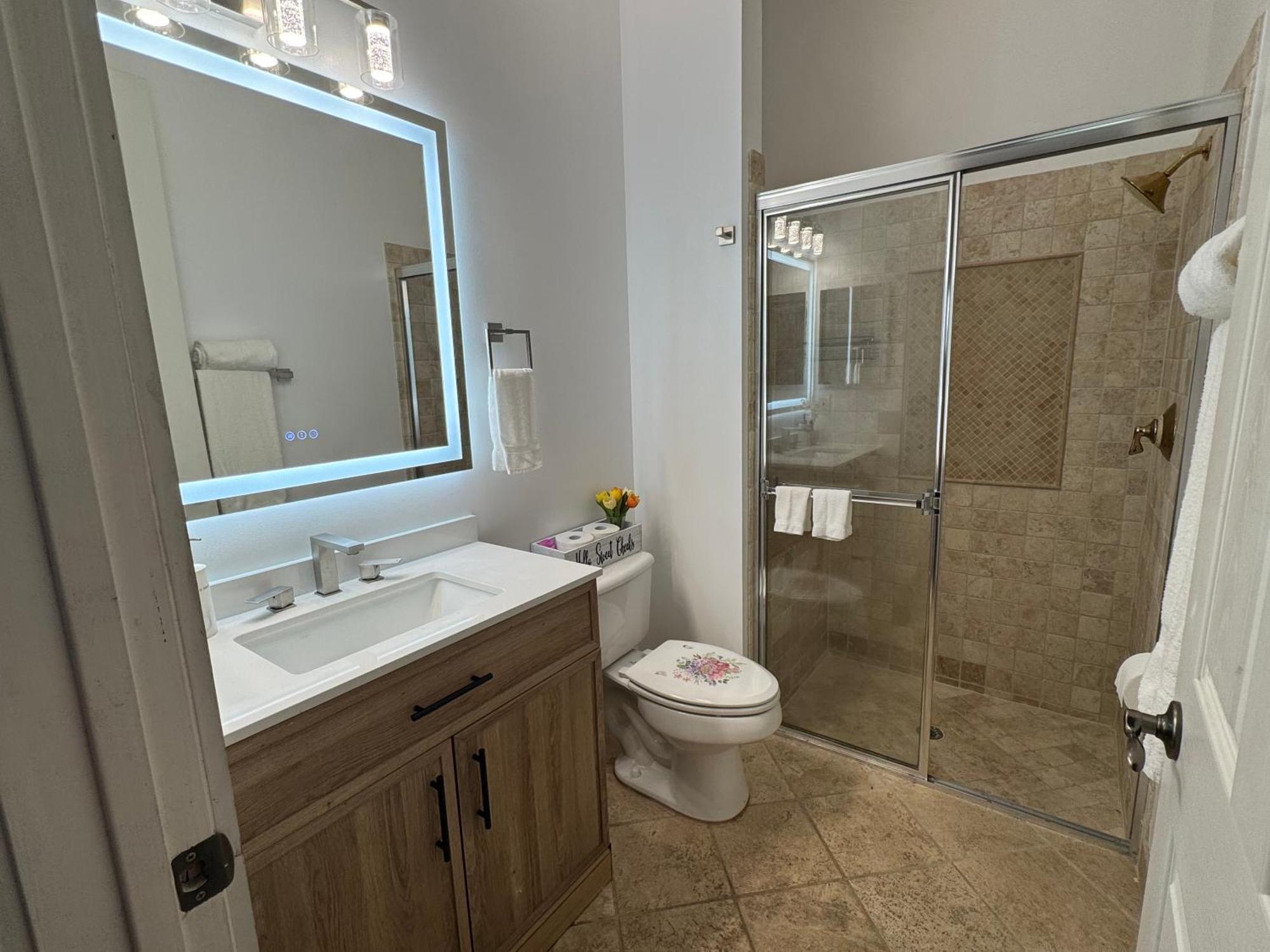 Cozy And Modern 1bed 1bath With Private Entrance Homestay