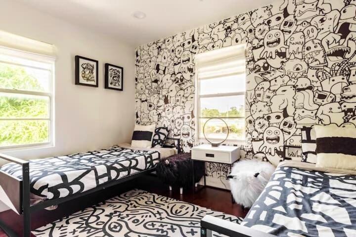 Holiday home 4bd 2ba - Black&white Artbnb - Southland Park Wpb West Palm Beach