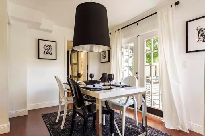 4bd 2ba - Black&white Artbnb - Southland Park Wpb Holiday home *