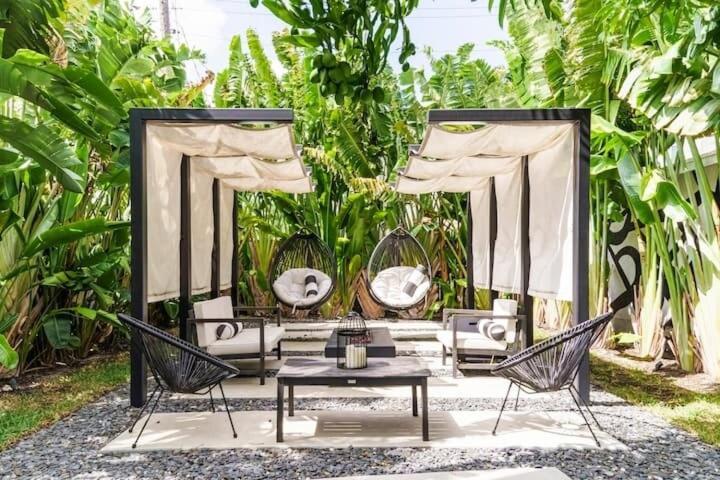 4bd 2ba - Black&white Artbnb - Southland Park Wpb Holiday home *