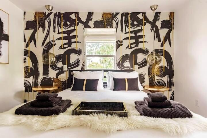 Holiday home 4bd 2ba - Black&white Artbnb - Southland Park Wpb *