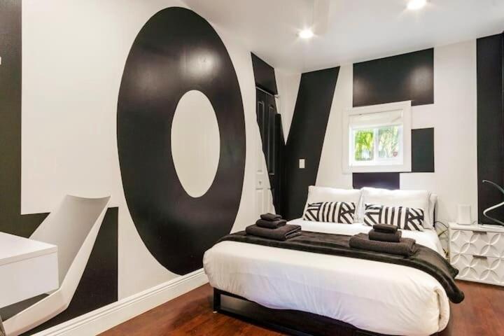 Holiday home 4bd 2ba - Black&white Artbnb - Southland Park Wpb West Palm Beach