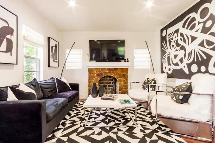 Holiday home 4bd 2ba - Black&white Artbnb - Southland Park Wpb