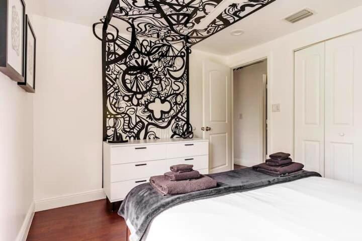 4bd 2ba - Black&white Artbnb - Southland Park Wpb Holiday home West Palm Beach