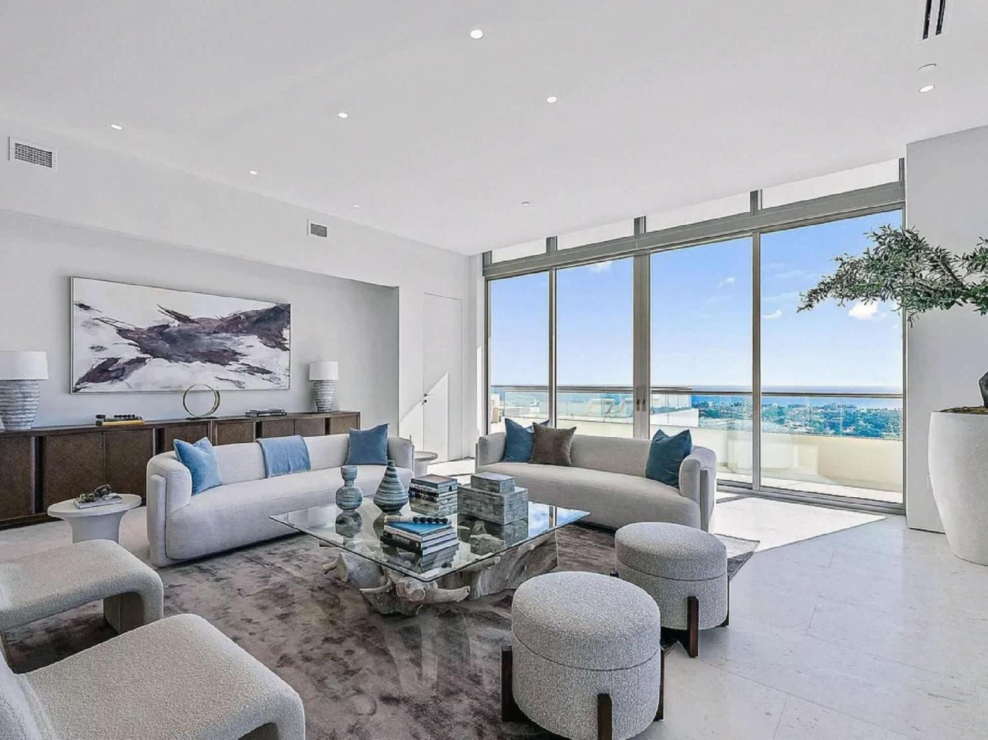 Penthouse With Panoramic Views In West Palm Apartment *