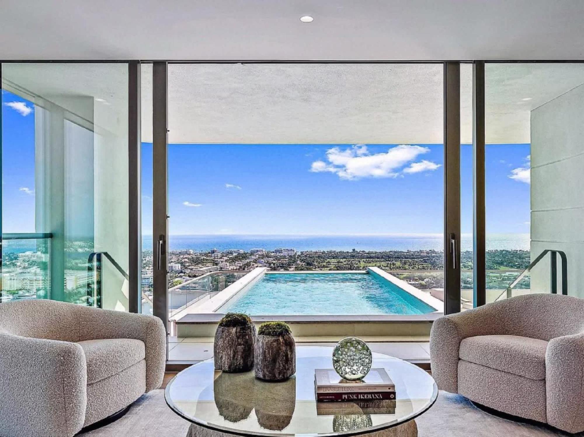 Apartment Penthouse With Panoramic Views In West Palm *
