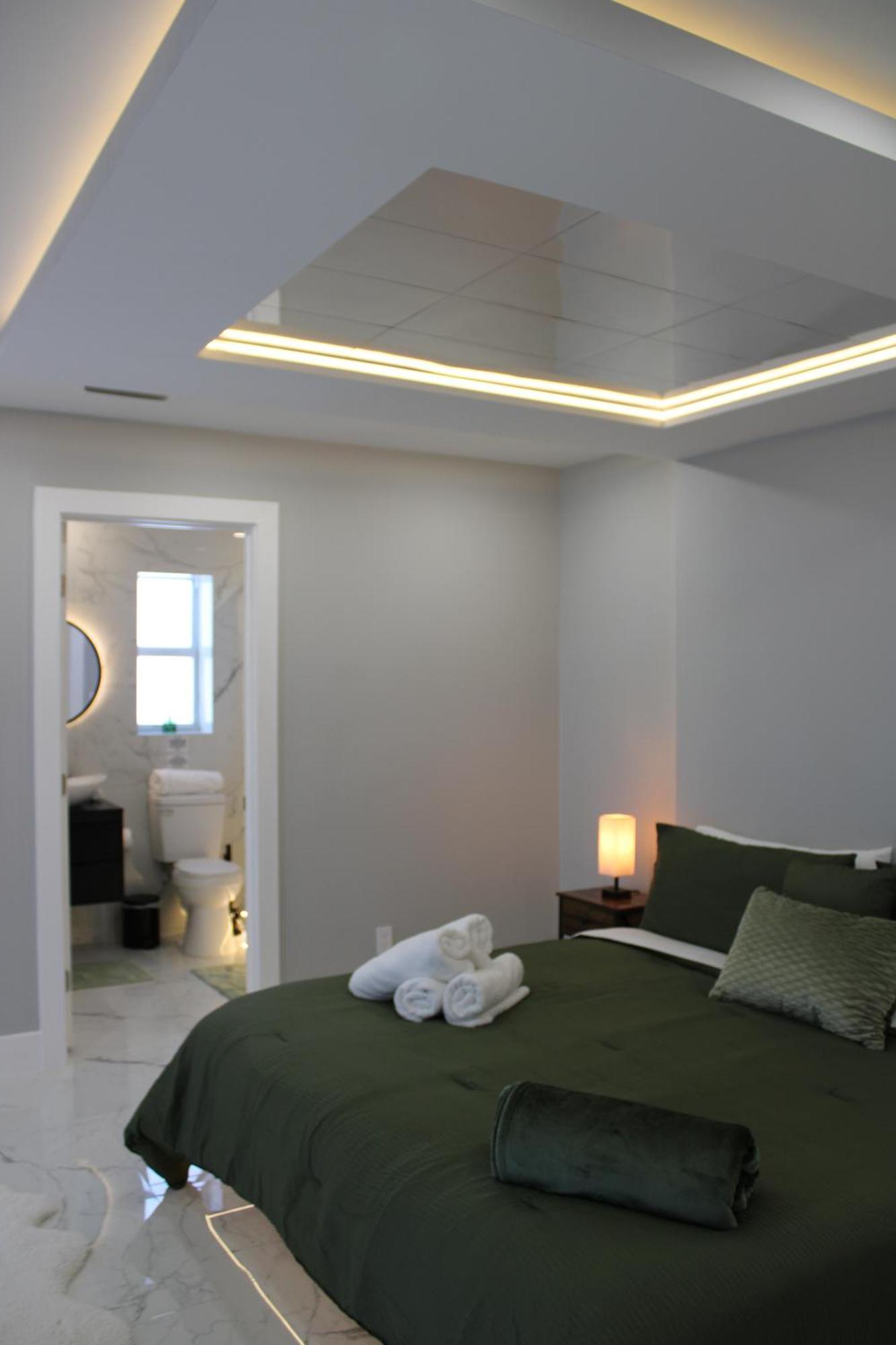 Villa Tropical Luxury Paradise - Fully Renovated In Wpb