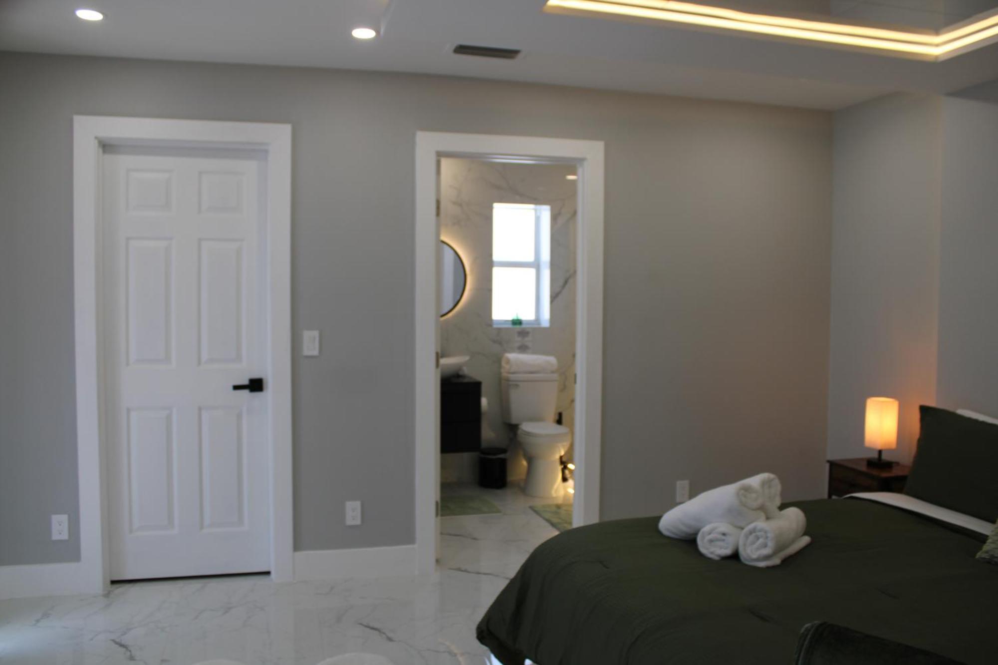 Tropical Luxury Paradise - Fully Renovated In Wpb Villa *