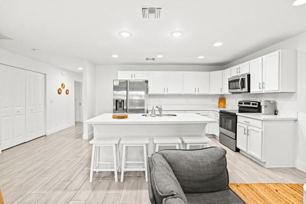 Bright & Spacious 3Br Close To Beaches West Palm Beach
