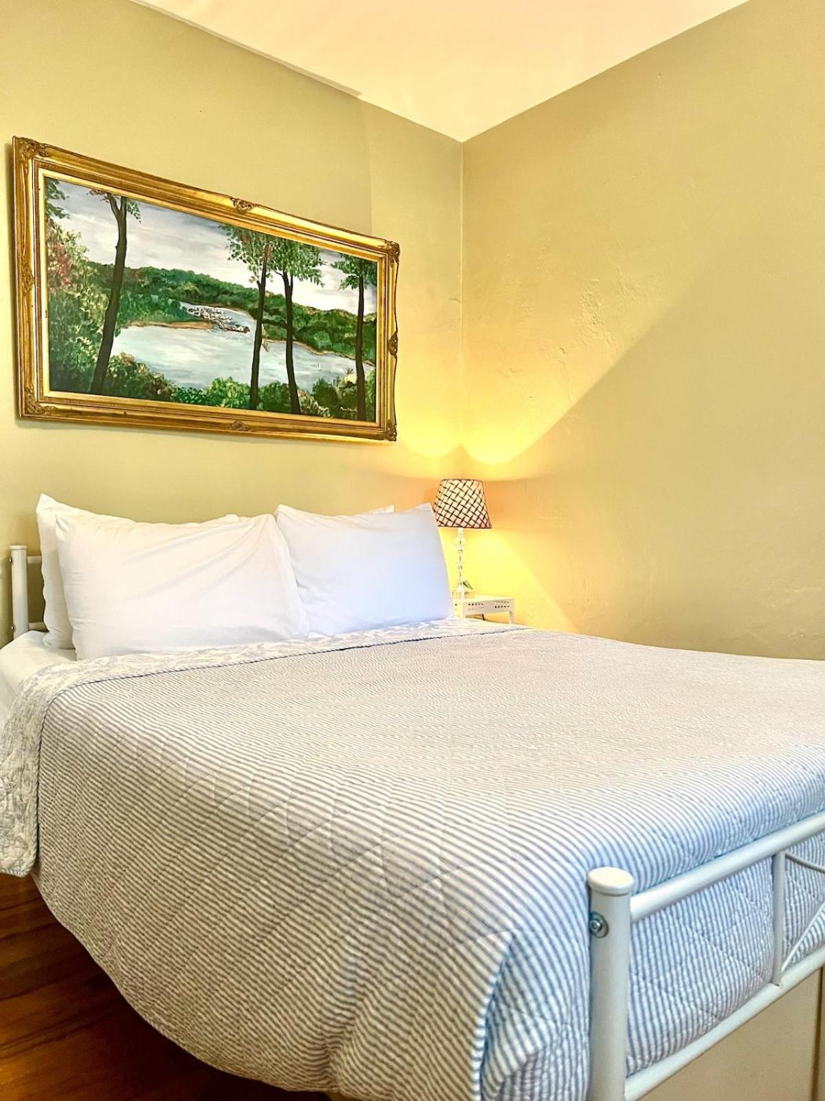 Tango Mango House With Private Hot Tub Holiday home *