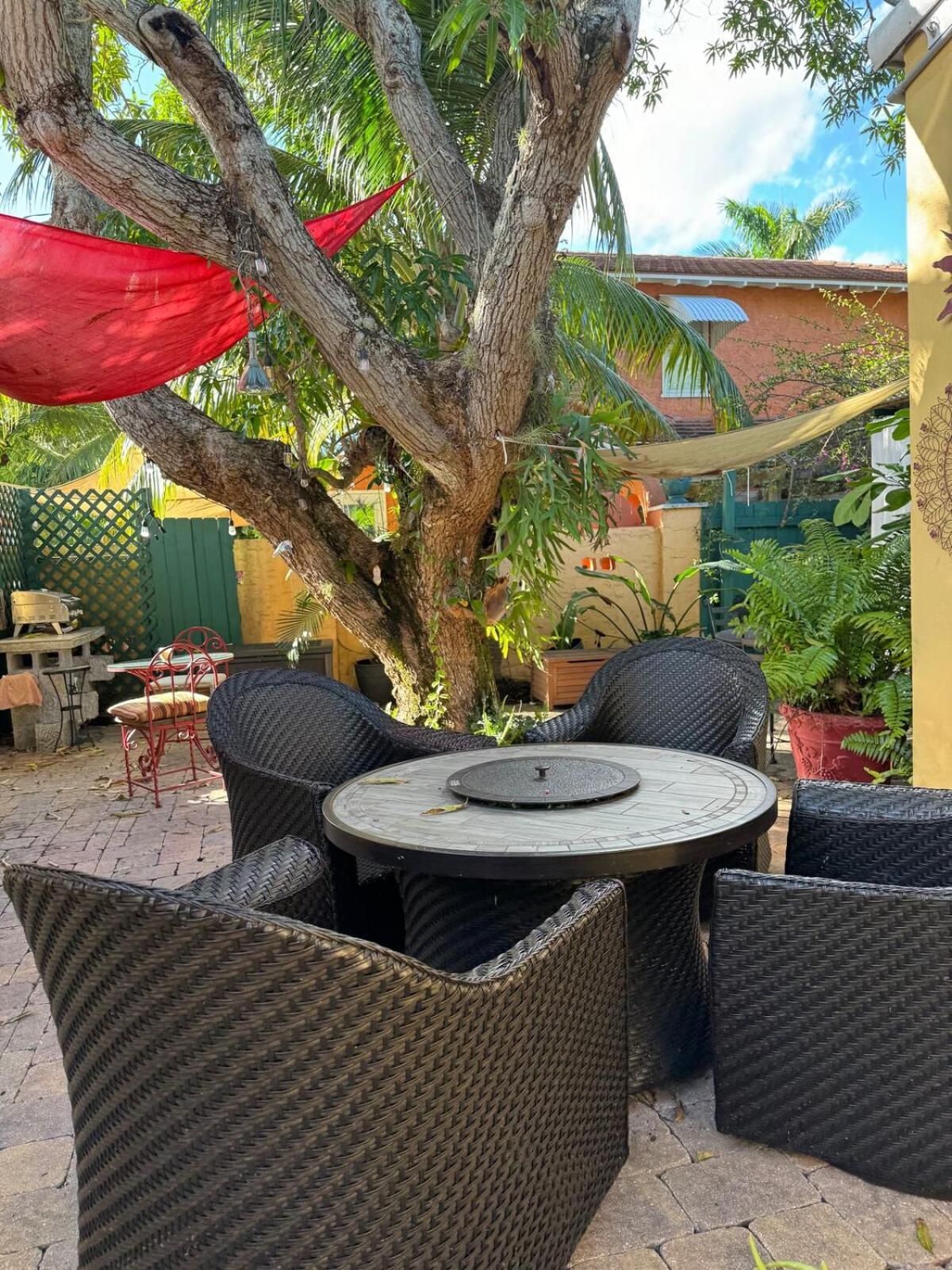 Tango Mango House With Private Hot Tub Holiday home *