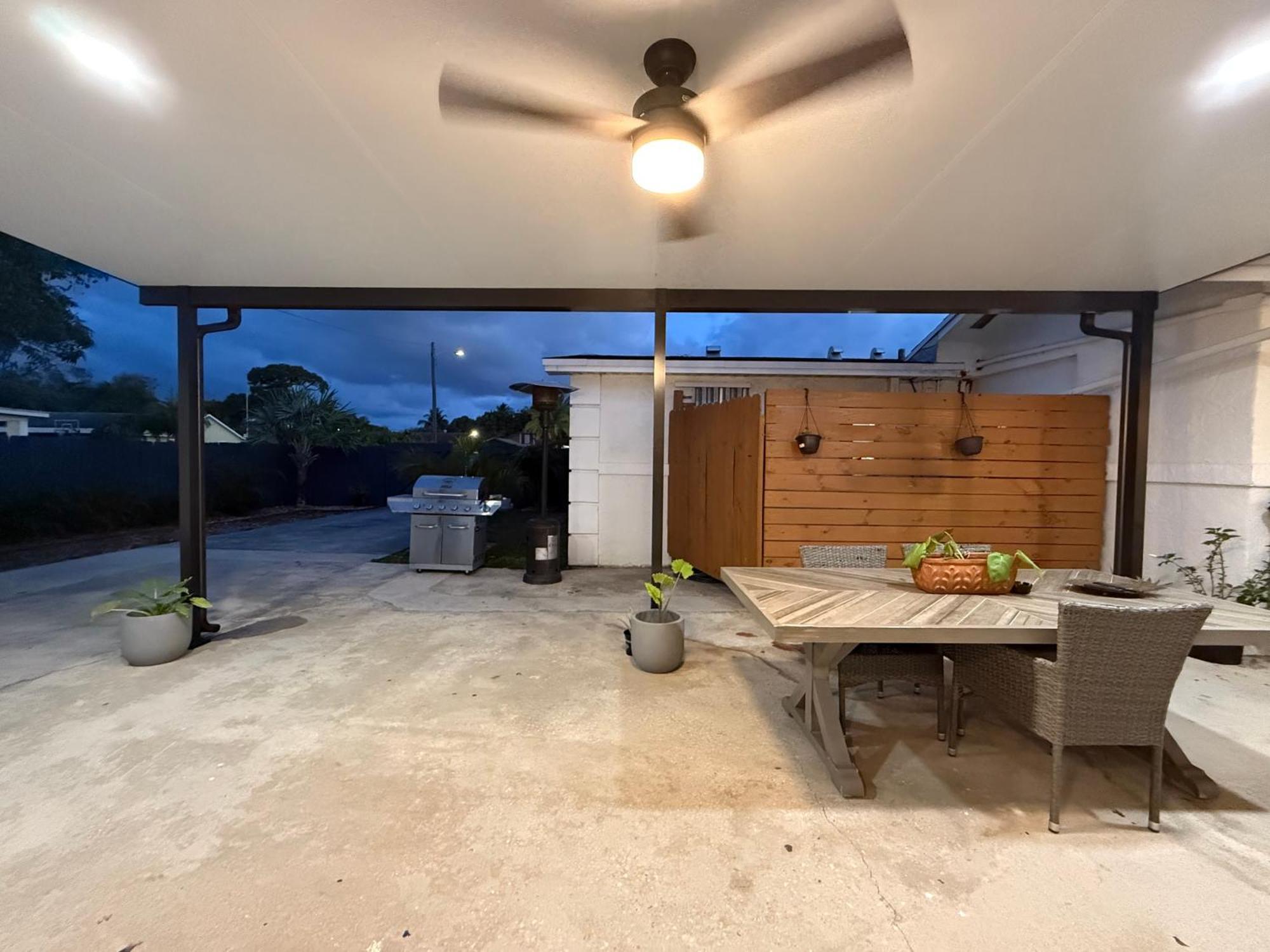 West Palm 2br Or 1br Holiday home