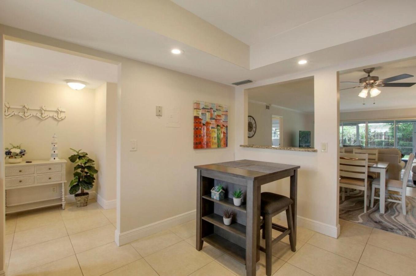 Steps To Beach! 4 In 1- Perfect For Groups Apartamento West Palm Beach