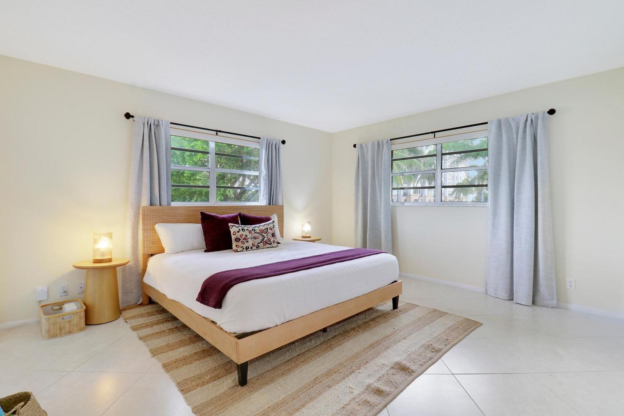 Steps To Beach! 4 In 1- Perfect For Groups * West Palm Beach