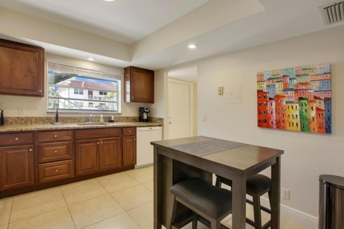 Steps To Beach! 4 In 1- Perfect For Groups Apartamento West Palm Beach