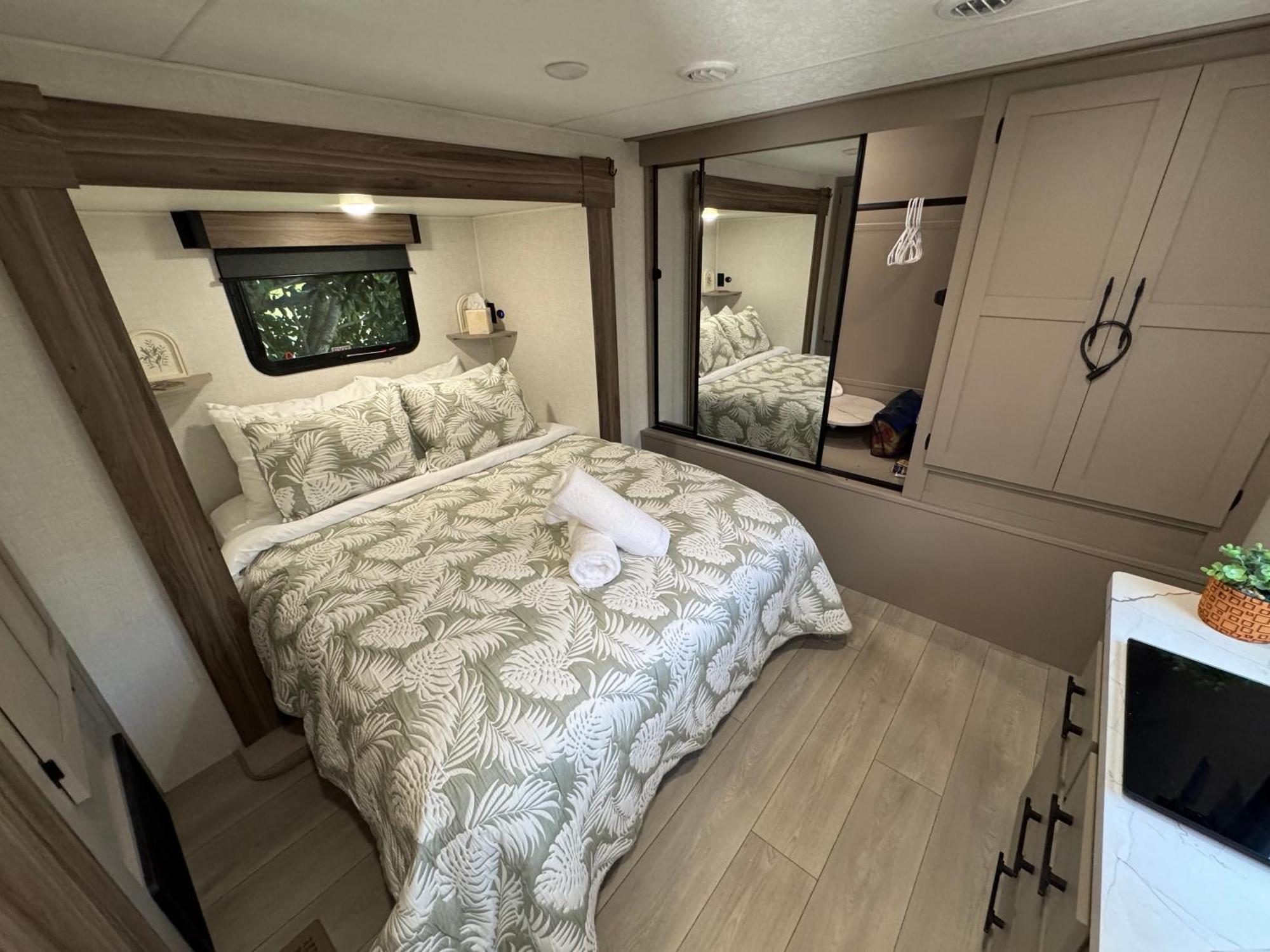 Guest house Glamping In Paradise West Palm Beach