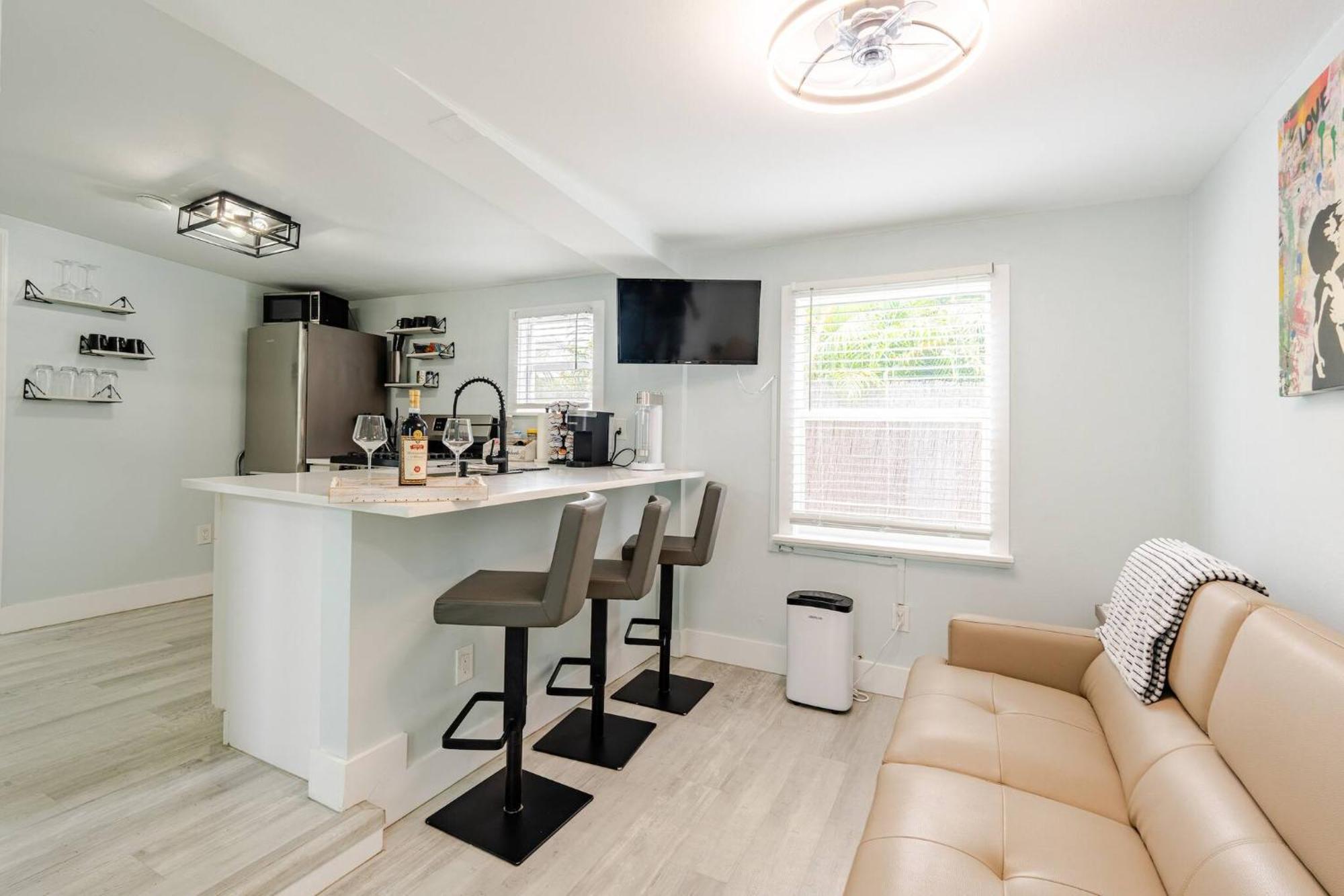 Holiday home Stylish Retreat, Hot Tub, Bikes, West Palm Beach