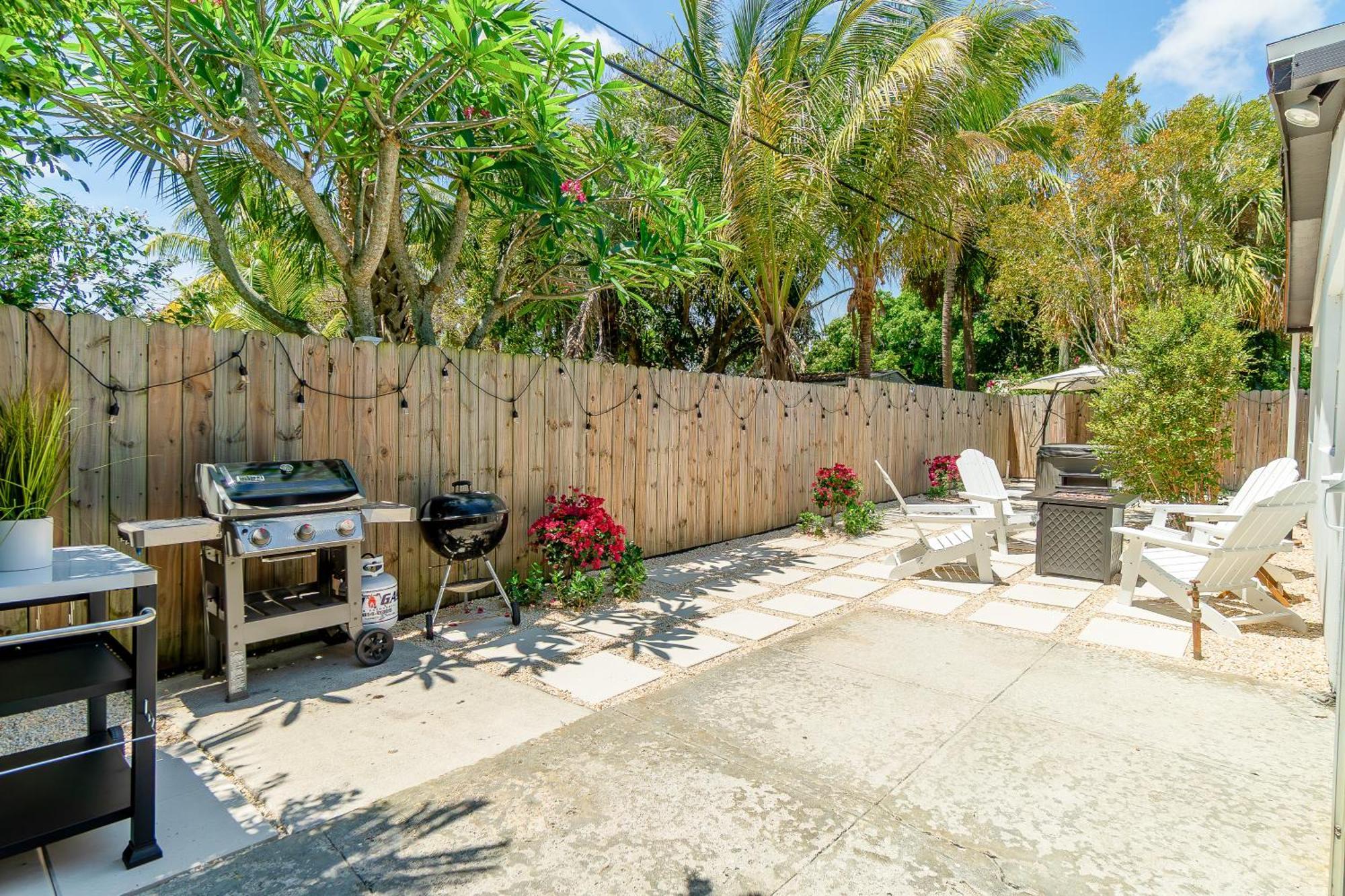 Casa de férias West Palm Elegant 5br With Hot Tub And Fire Pit Near