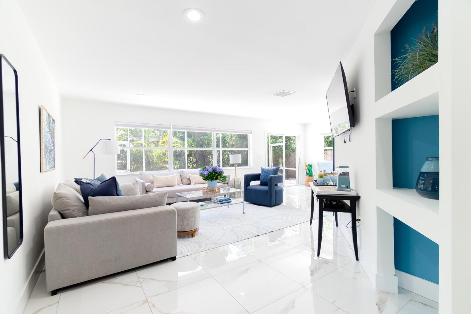 West Palm Elegant 5br With Hot Tub And Fire Pit Near West Palm Beach