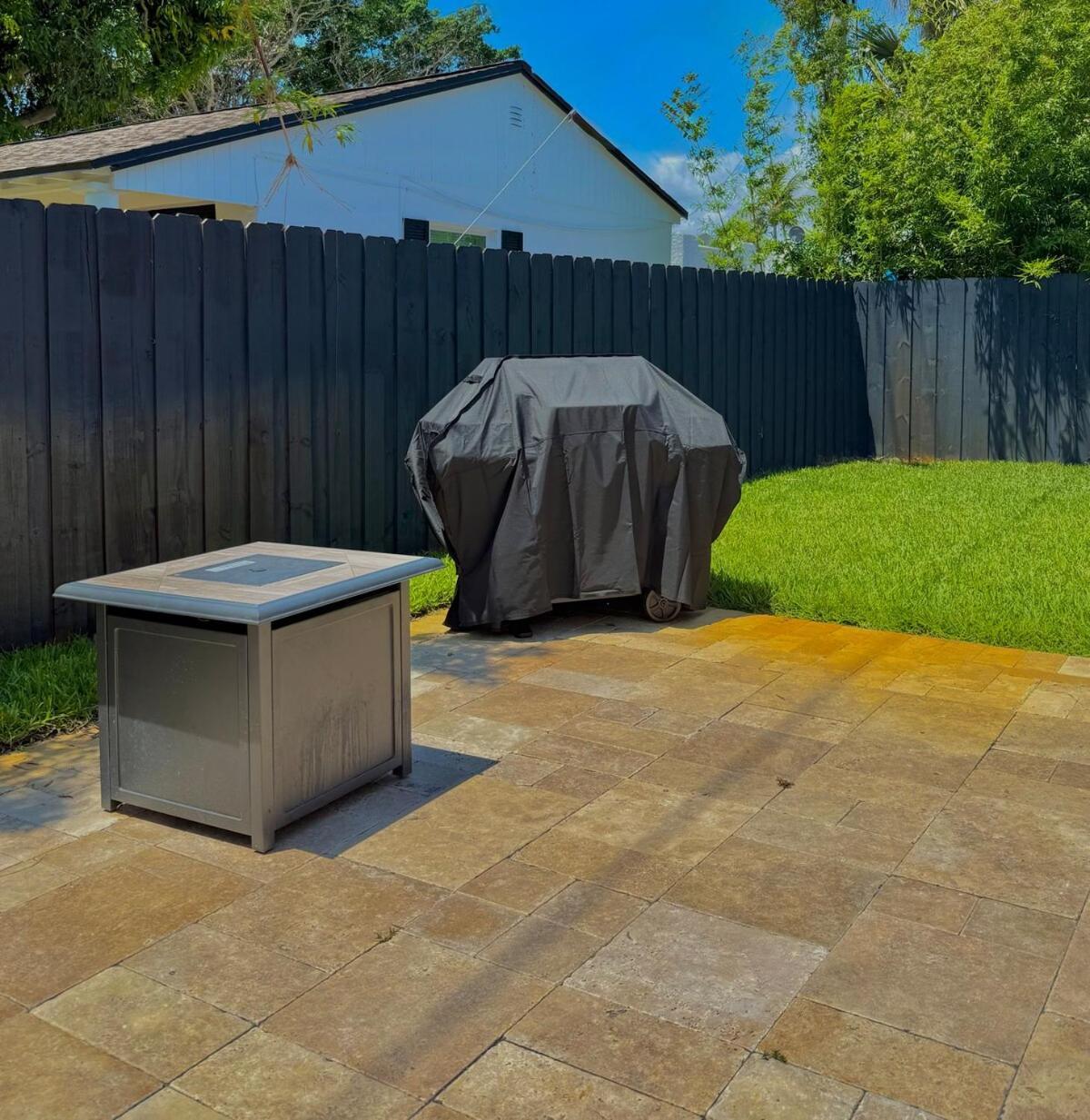 Coastal Crew Retreat - Sleeps 12
