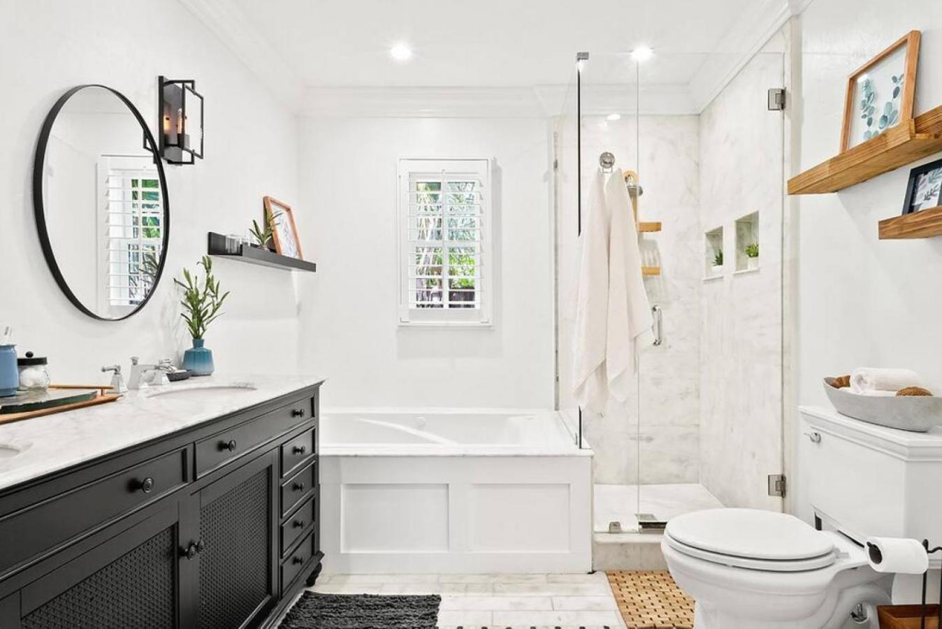 3 Bedroom 5 Mins From Downtown And