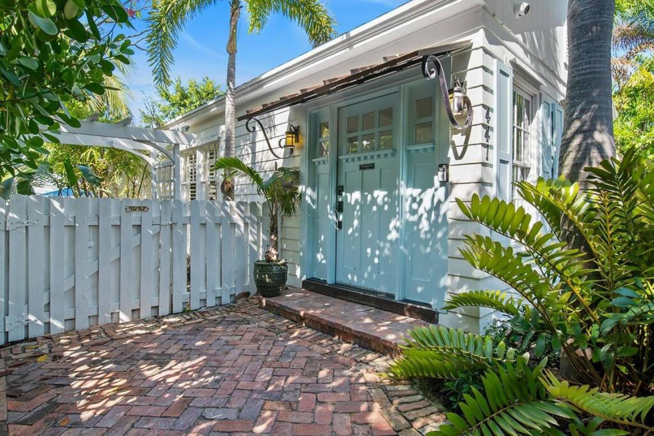 Holiday home 3 Bedroom 5 Mins From Downtown And